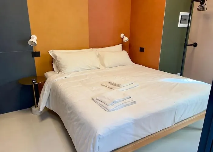 Apartament Rainbow Colorful By Station Mediolan
